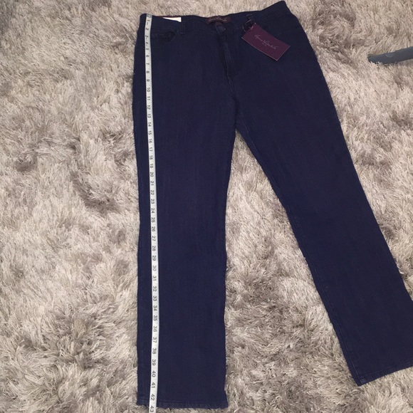 HOST 🌟PICK NWT🌺Gloria Vanderbilt 🌺 - Picture 3 of 7